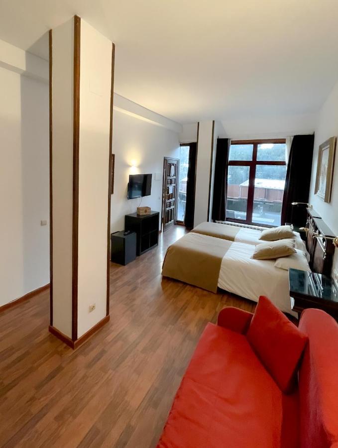 Hotel Amoretes La Molina  Eksteriør bilde